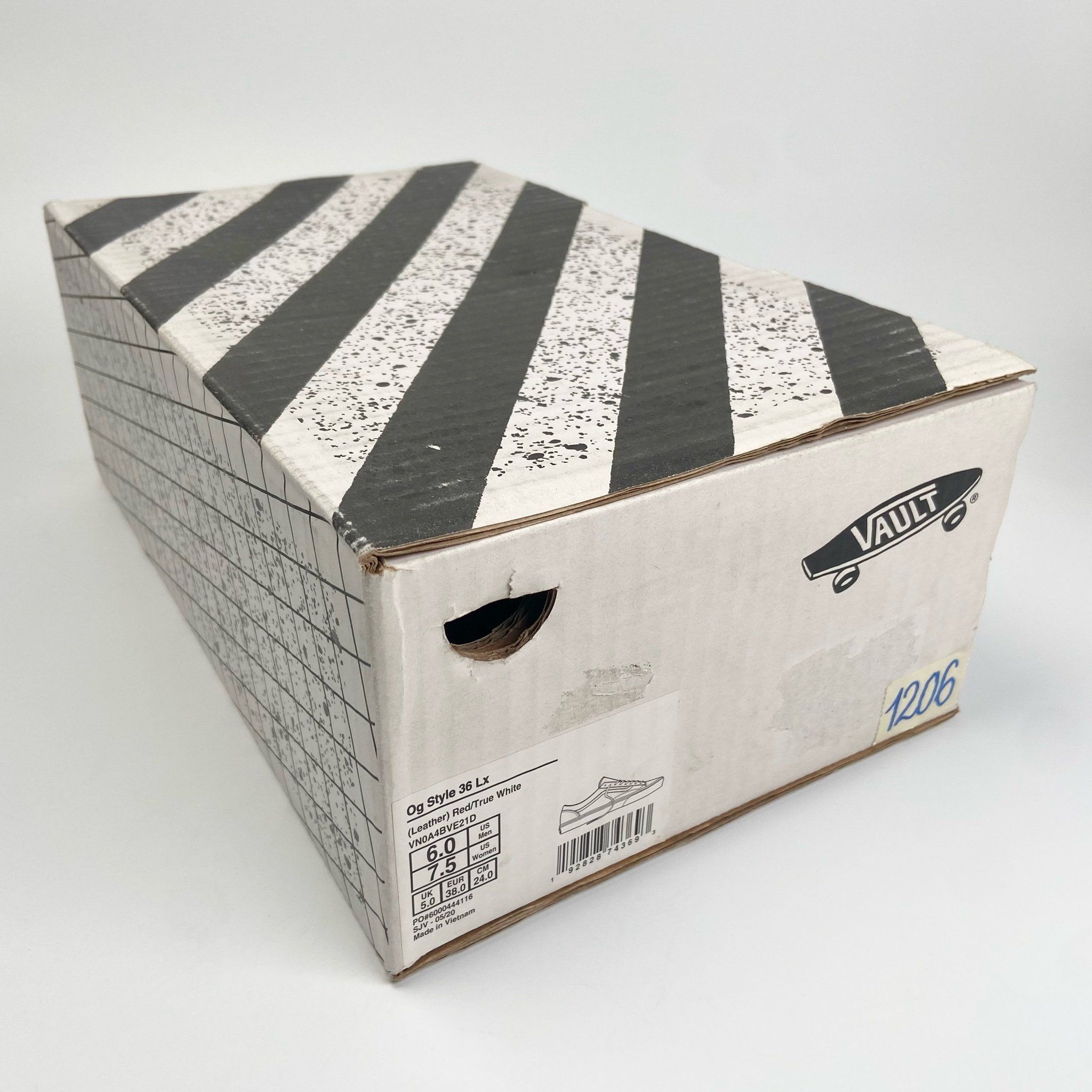 vans vault og style 36 true white red vans vault og style 36 true white red